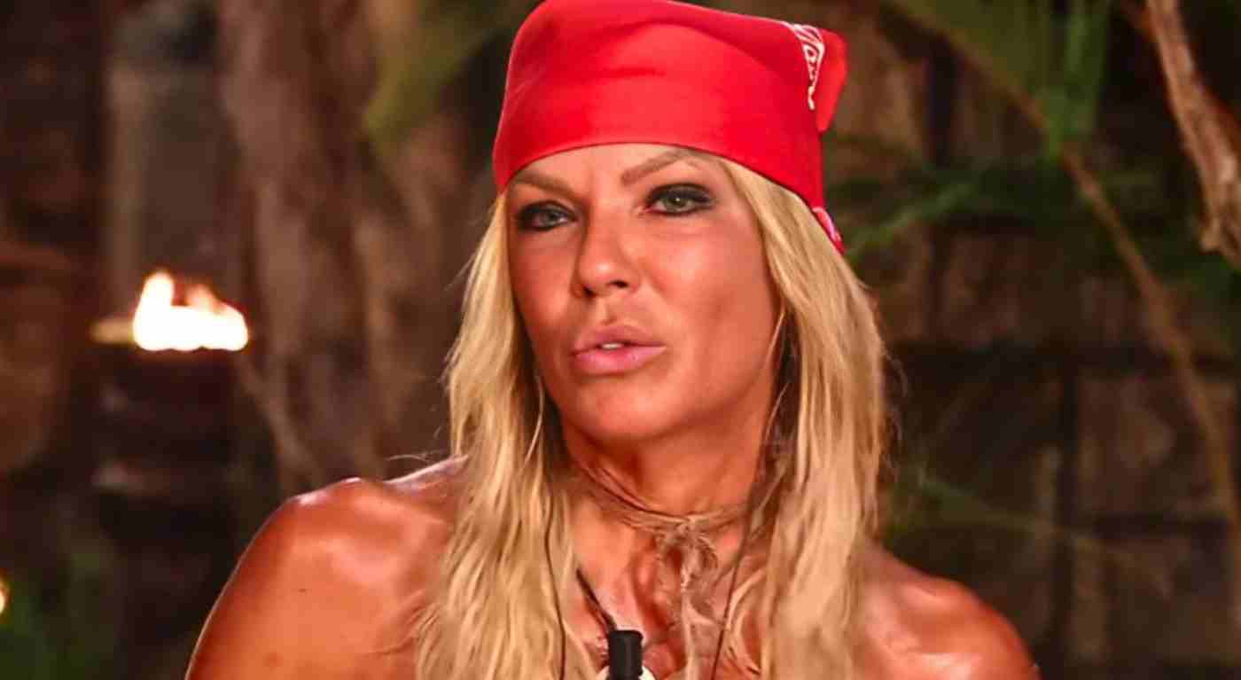L'Isola dei Famosi: chi è la terza finalista? Polemica feroce post-incidente