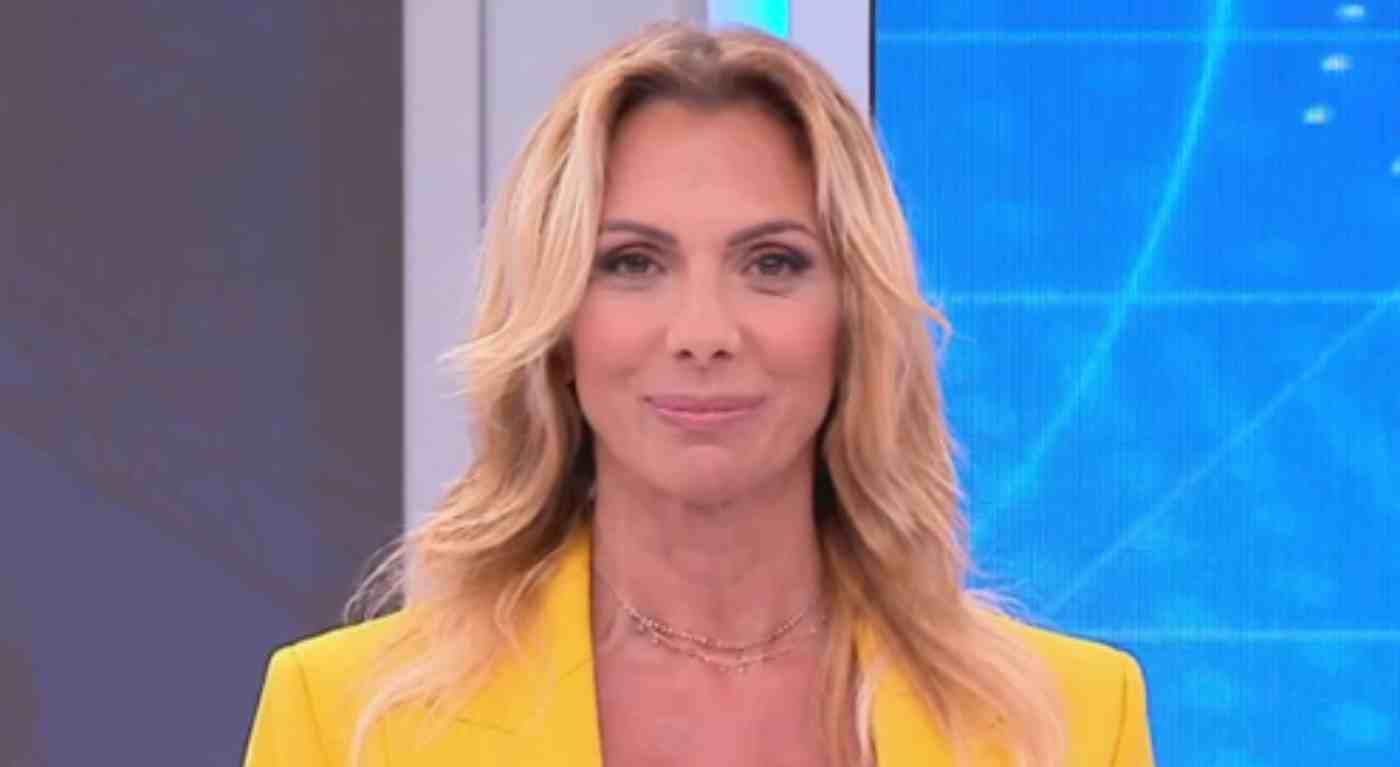 Pomeriggio 5, clamoroso: “Bevi meno, ubriaca” | Non crederai alla risposta di Simona Branchetti