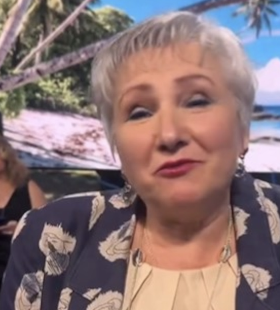 "Devo dirvi una cosa su mio figlio". Isola, la mamma di Arthur rompe il silenzio e scoppia la polemica - Pubblico in fiamme