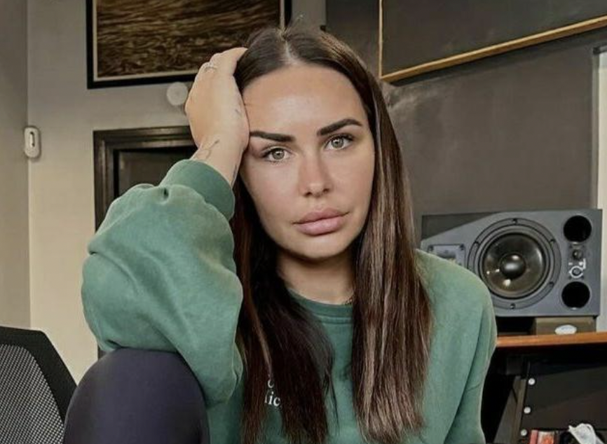 Vacanze bollenti: l'ex vippona sorpresa con l'ex di Anita Olivieri. Ecco chi è la misteriosa fidanzata di Edoardo Sanson