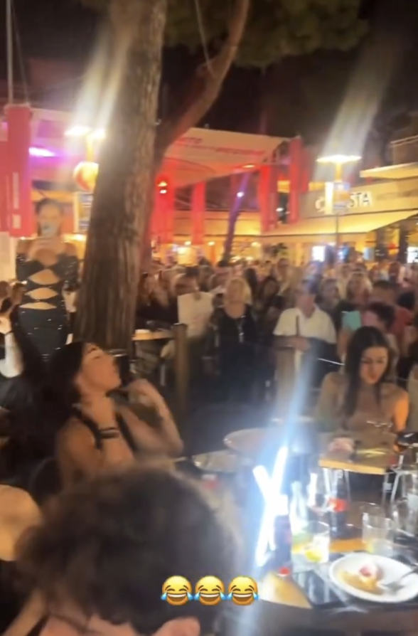 "Sembra di essere allo zoo!". Lo sfogo di Anita Olivieri in un ristorante, ma la risposta è glaciale