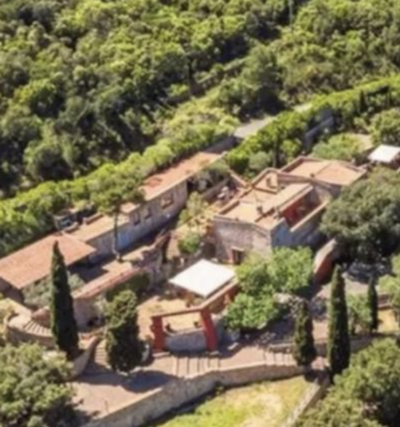 In vendita la lussuosa villa di Raffaella Carrà: elioporto e piscina inclusi