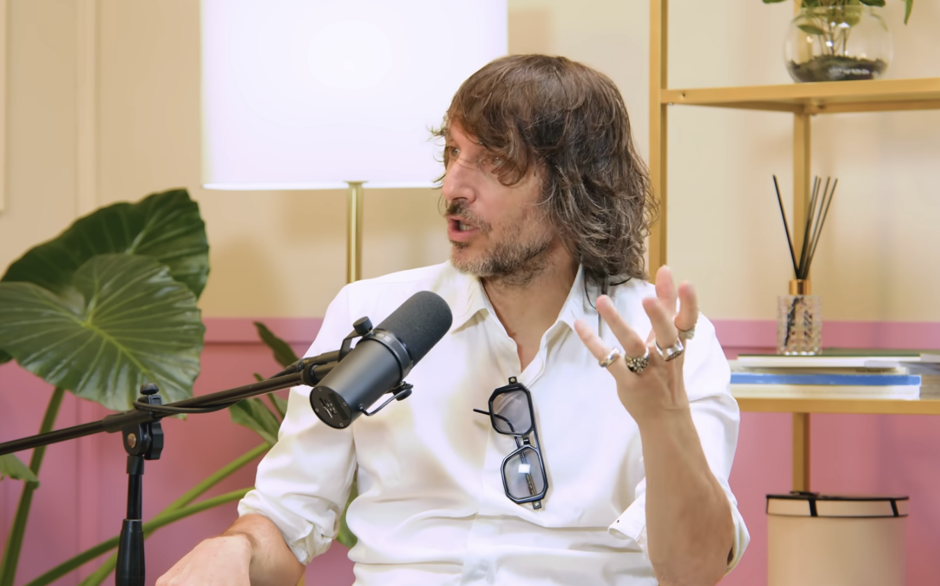 "Non cambio le mutande". Giuseppe Cruciani si confessa a Giulia Salemi: "Io le annuso e poi capisco..."