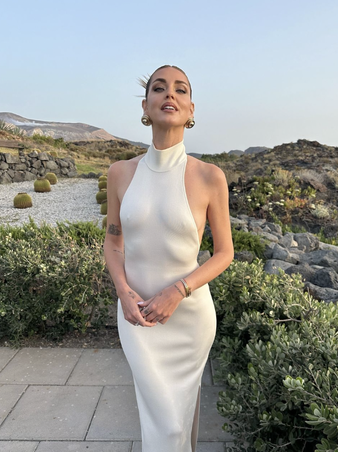 Chiara Ferragni, la foto al matrimonio di Diletta Leotta fa impazzire i fan sui social: "Fa impressione"