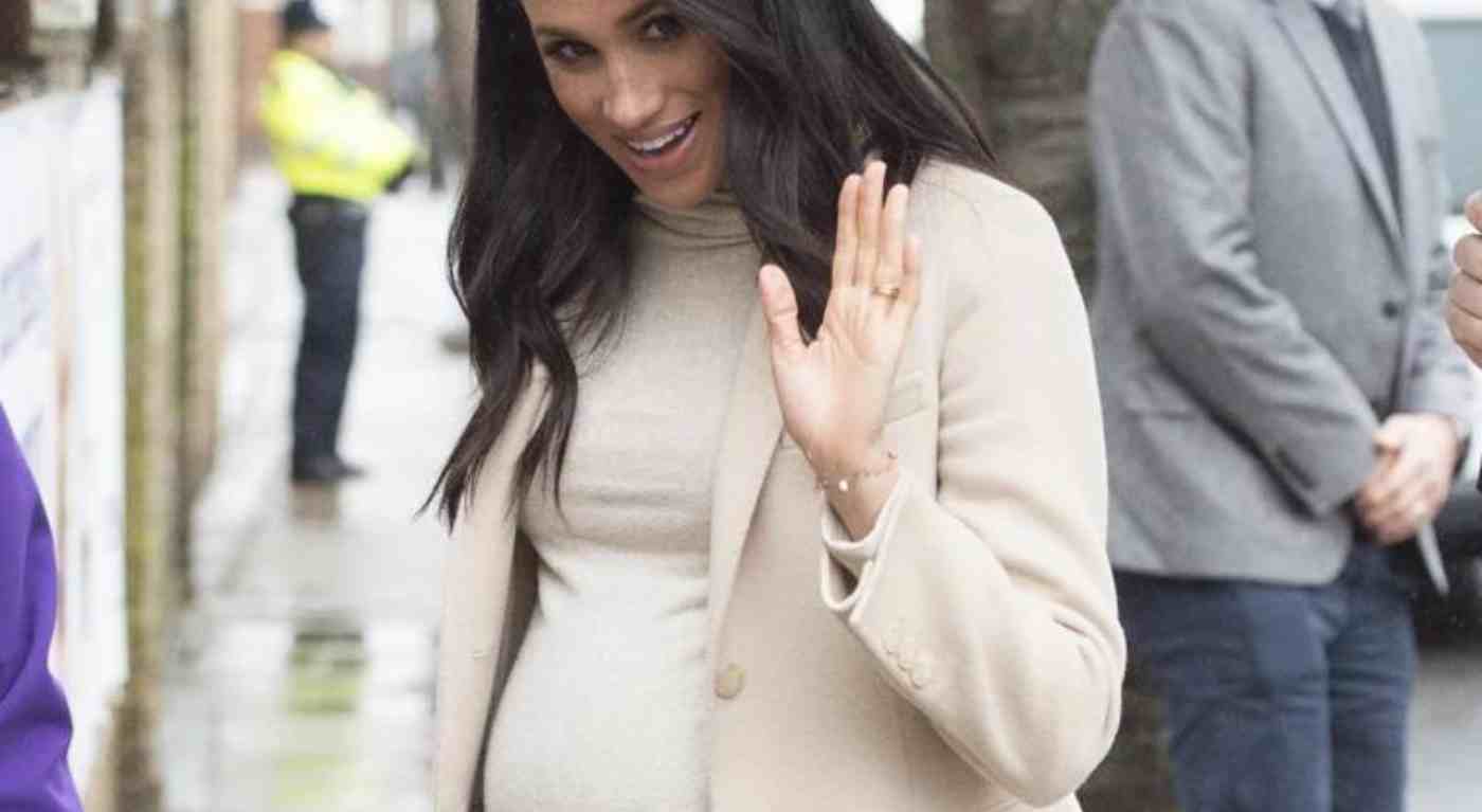 "Sono incinta". Meghan Markle aspetta il terzo figlio ma è preoccupata per il suo matrimonio con Harry