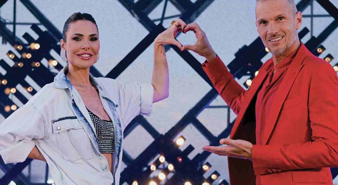 Ilary Blasi a Battiti Live: ecco la marca e il prezzo della tuta che non è piaciuta a nessuno