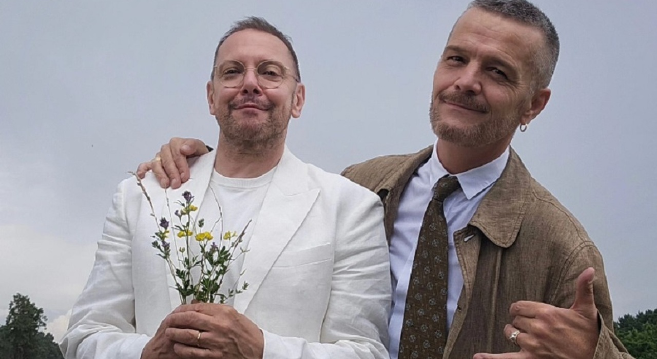 Tonio Cartonio si è sposato: il matrimonio con il compagno dopo 12 anni di amore | FOTO