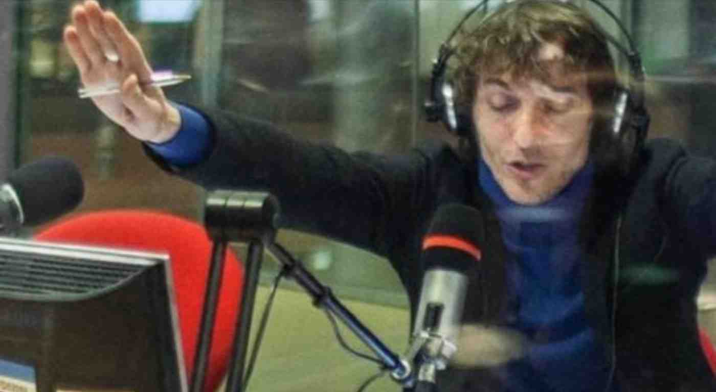 Giuseppe Cruciani racconta della sua esperienza gay “alla Freddie Mercury” | C'entra Luxuria