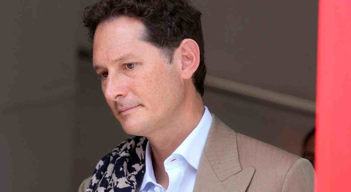 John Elkann in elicottero al concerto di Bocelli: brucia 600 litri all’ora