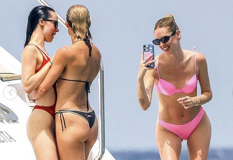Michelle Hunziker e Aurora, la foto che sta facendo parlare tutti: ruota l'immagine per vederla