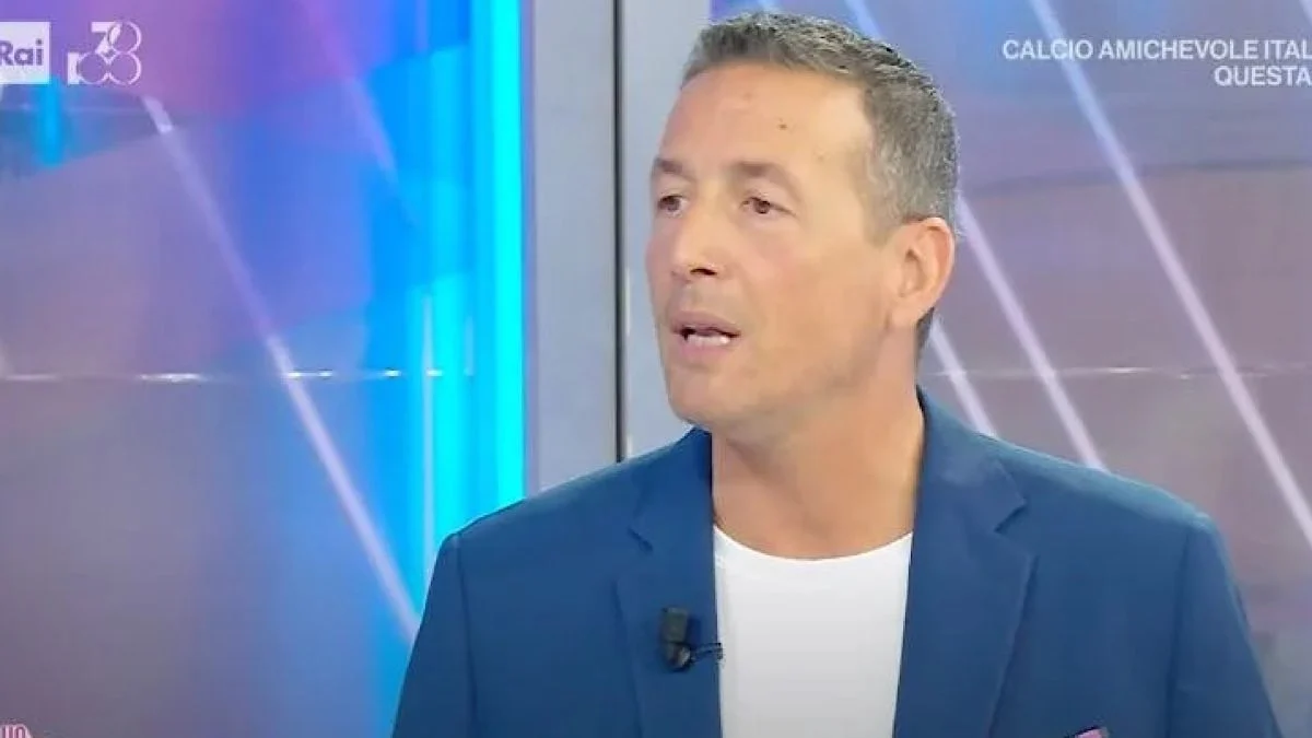 Unomattina Estate, Alessandro Greco ha detto basta: interrompe il collegamento in Diretta con la famosa ospite