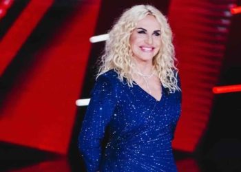 “Ah, è così che sei al naturale?”. Antonella Clerici inondata di commenti dopo le foto di Vittorio Garrone